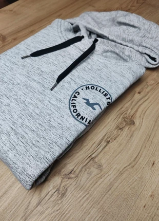 Sweat a capuche Hollister hoodie taille M gris, marque: Hollister, état: Neuf sans étiquette, taille: M, 12,00 €, 13,30 € Protection acheteurs (Pro) incluse