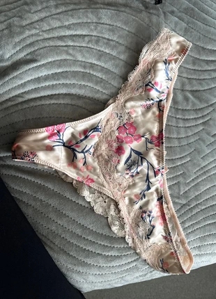 String, marque: Chantelle, état: Neuf avec étiquette, taille: L / 40 / 12, 8,00 €, 9,10 € Protection acheteurs incluse