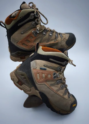 Asolo chaussures hautes de randonnée Gore-Tex Vibram imperméables - 23 cm ( 36 EU), marque: Asolo, état: Satisfaisant, taille: 36, 20,00 €, 21,70 € Protection acheteurs incluse