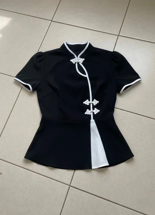 Top noir à détails chinois, brand: Lune d’Orient, condizioni: Ottime, taglia: M / IT 42 / EU 38, €29.90, €32.10 include la Protezione acquisti