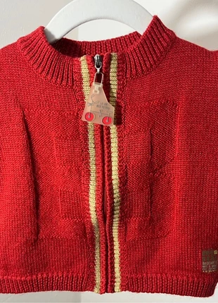 Gilet Rouge 6 mois, marque: La Compagnie des Petits, état: Très bon état, taille: 6-9 mois / 68 cm, 2,00 €, 2,80 € Protection acheteurs incluse