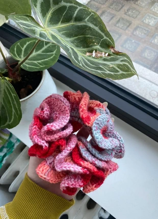 Handmade pink scrunchie XXL 🌸, brand: Fait Main, condizioni: Nuovo senza cartellino, €15.00, €16.45 include la Protezione acquisti