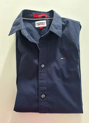 Chemise Tommy Jeans homme S bleu marine – très bon état, merk: Tommy Jeans, staat: Heel goed, maat: S, € 13,50, € 14,88 inclusief Kopersbescherming