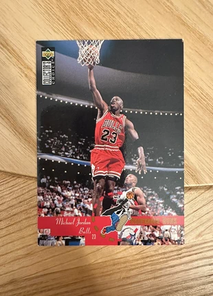 🏀 NBA Collector’s Choice 95-96 - Série 1 (FR) / Michael Jordan - Professor Dunk #195, brand: Upper Deck, condizioni: Ottime, €3.90, €4.80 include la Protezione acquisti
