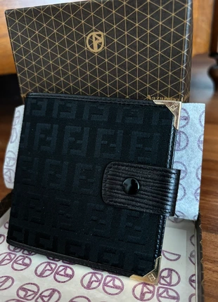 Fendi portafoglio originale con scatolo, marke: Fendi, zustand: Neu, 140,00 €, 147,70 € inklusive Vinted-Käuferschutz