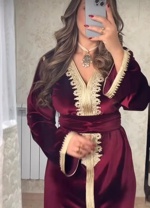 Robe brodée takchita karakou caftan algérien marocain khotba traditionnel mariage hlel henna, marque: CHIC, état: Neuf avec étiquette, taille: Taille unique, 70,00 €, 74,20 € Protection acheteurs incluse