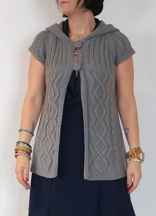 Gilet gris à capuche Caprice de Fille tricot torsadé (36/38) style bohème cocooning, merk: Caprice de Fille, staat: Heel goed, maat: S / 36 / 8, € 8,00, € 9,10 inclusief Kopersbescherming