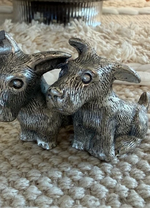 🐾 Duo de Terriers Écossais en Étain (Artigia del Peltro), merk: Artigia del Peltro, staat: Goed, € 8,00, € 9,10 inclusief Kopersbescherming