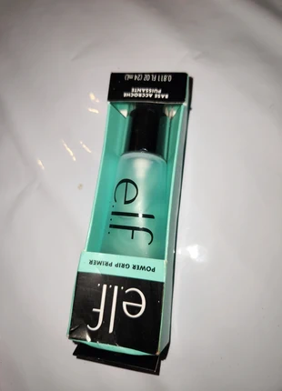 Base de teint maquillage, marque: e.l.f., état: Neuf avec étiquette, 5,00 €, 5,95 € Protection acheteurs incluse