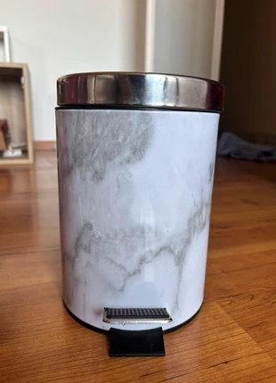 Poubelle salle de bain, marque: B&M, état: Bon état, 2,00 €, 2,80 € Protection acheteurs incluse