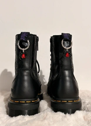 Bijoux pour Dr. Martens - Araignée noire et pierre rouge, marque: Alternative, état: Très bon état, 10,00 €, 11,20 € Protection acheteurs (Pro) incluse