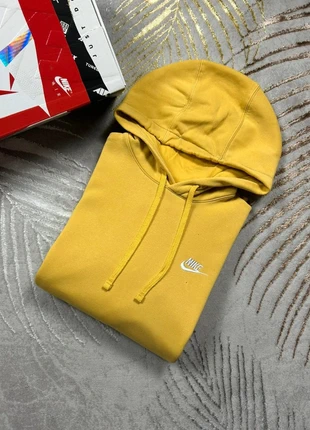 Sweat à capuche Nike jaune logo brodé Nike blanc, marque: Nike, état: Très bon état, taille: M, 26,00 €, 28,00 € Protection acheteurs (Pro) incluse