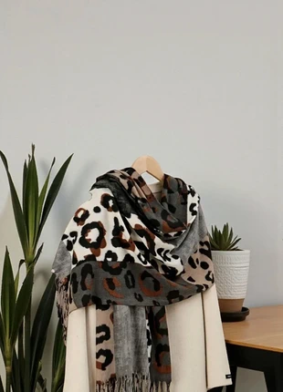 Echarpe chaude et douce 🎁, marque: Made In Italy, état: Neuf sans étiquette, 15,00 €, 16,45 € Protection acheteurs (Pro) incluse