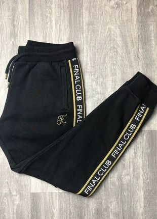Jogging Final Club - Noir - Taille L - Logo Brodé, marque: Final Club, état: Très bon état, taille: L, 14,99 €, 16,44 € Protection acheteurs incluse