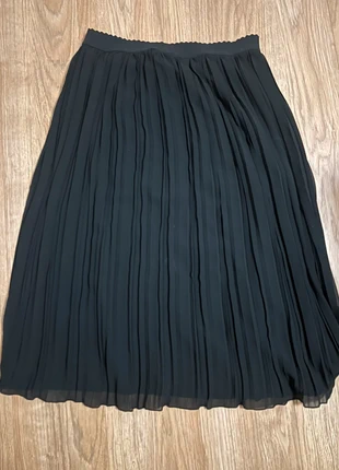 Jupe plissée Naf Naf Taille 42, marque: Naf Naf, état: Très bon état, taille: XL / 42 / 14, 7,00 €, 8,05 € Protection acheteurs incluse