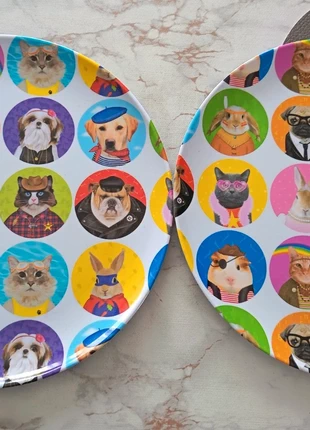 Assiettes chiens et chats., brand: La Chaise Longue, condizioni: Buone, taglia: 3 anni / 98 cm, €2.00, €2.80 include la Protezione acquisti