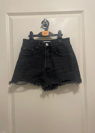 Black Zara denim shorts, brand: Zara, condition: Very good, size: XS / 34 / 6, €4.00, €4.90 includes Buyer Protection