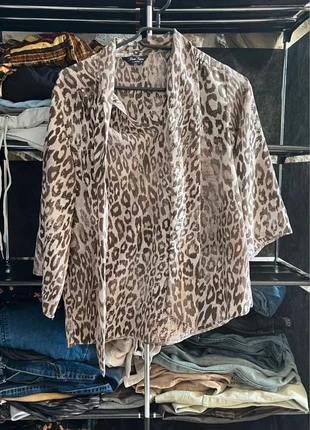 Chemisier motif leopard signé marina kaneva taille M ( polyester), zustand: Sehr gut, größe: M / 38 / 10, 7,00 €, 8,05 € inklusive Vinted-Käuferschutz