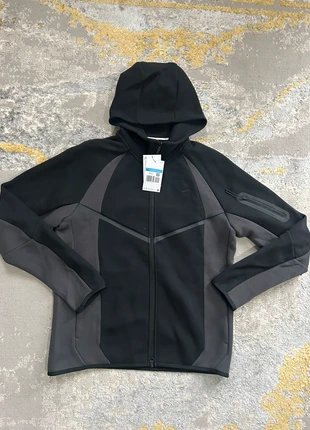 Haut Nike Tech M / Prix négociable à 90€ ou RIEN, brand: Nike, condition: Very good, size: M, €95.00, €100.45 includes Buyer Protection