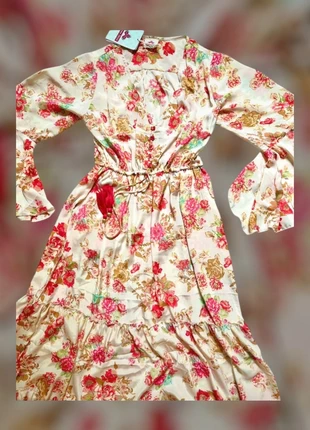 Flower dress, merk: Bohemy Ibiza, staat: Nieuw met prijskaartje, maat: Universele maat, € 17,00, € 18,55 inclusief Kopersbescherming