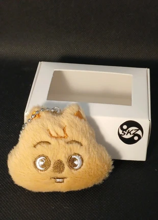 Hanquokka stray kids mini skzoo peluche keychain bagcharm 6 cm + gift box, marque: Stray Kids, état: Très bon état, 5,00 €, 5,95 € Protection acheteurs incluse