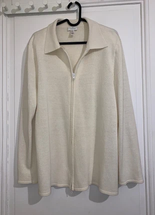 Gilet maille blanc crème à épaulettes Elégeance, marque: Elégance, état: Neuf sans étiquette, taille: XXL / 44 / 16, 18,00 €, 19,60 € Protection acheteurs incluse