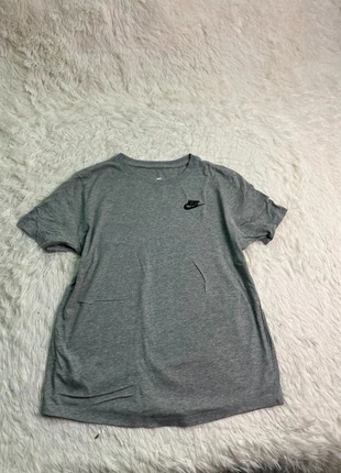 T shirt Nike vintage y2k gris L 570, brand: Nike, condizioni: Ottime, taglia: L, €10.00, €11.20 include la Protezione acquisti
