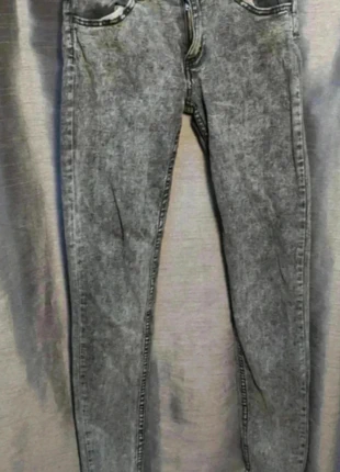 Jean gris moucheté – Divided by H&M – Taille XS – Style streetwear minimaliste Jef20, merk: H&M, staat: Heel goed, maat: XS / 34 / 6, € 3,00, € 3,85 inclusief Kopersbescherming