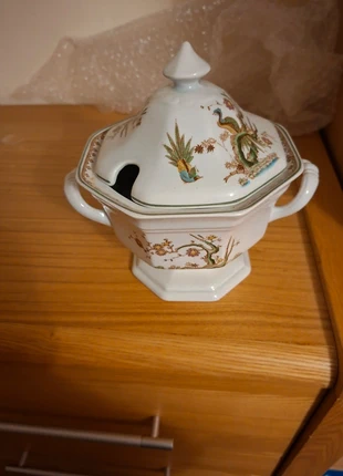 Wedgewood old Chelsea pot with lid server multicoloured, brand: Wedgewood, condition: Very good, £8.00, £9.10 includes Buyer Protection