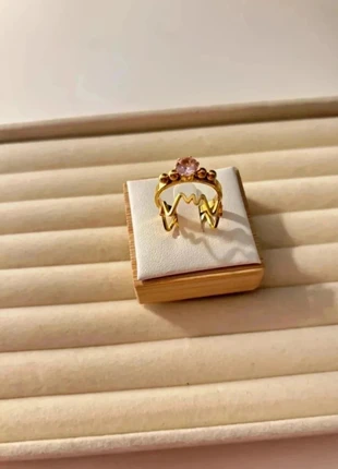 Lot de 2 magnifiques bagues doré torsadé solitaire en acier chirurgical neuf avec étiquette., marque: Jewels.MP, état: Neuf avec étiquette, taille: Ajustable, 10,00 €, 11,20 € Protection acheteurs incluse