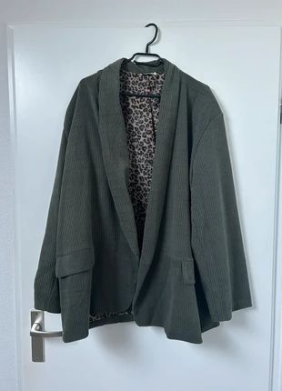 Groen ribbel jasje – Curved Angels – maat 48 – amper gedragen, merk: Curved Angels, staat: Heel goed, maat: 4XL / 48 / 20, € 12,00, € 13,30 inclusief Kopersbescherming