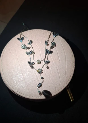 Colar duplo grinalda de flores, marque: Local, état: Très bon état, 3,20 €, 4,06 € Protection acheteurs incluse