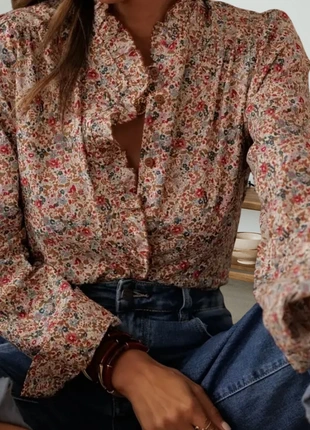 Blouse fleurie à froufrous, marke: Tendance, zustand: Neu, größe: S / 36 / 8, 35,00 €, 37,45 € beinhaltet Vinted-Käuferschutz Pro