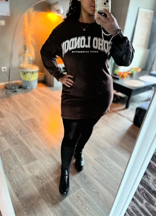 Robe pull marron ZARA – taille L – écriture blanche sur le devant, brand: Zara, condition: Very good, size: L / 40 / 12, €6.00, €7.00 includes Buyer Protection