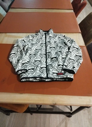 Veste polaire star wars, marke: Star Wars, zustand: Sehr gut, größe: 8 Jahre / 128, 5,00 €, 5,95 € inklusive Vinted-Käuferschutz