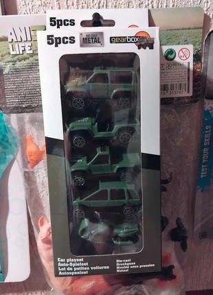 Metalen speelgoed autootjes groen, merk: Metal, staat: Nieuw met prijskaartje, maat: Universeel, € 2,50, € 3,33 inclusief Kopersbescherming