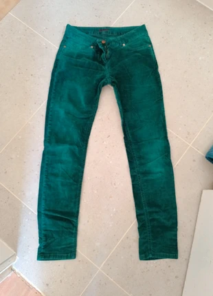 Pantalon velours vert, marque: KOOKAÏ, état: Très bon état, taille: M / 38 / 10, 8,00 €, 9,10 € Protection acheteurs incluse