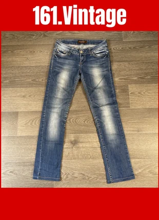 Versace Jeans im dunkelblauen Baggy Style mit goldenen Nieten und Medusa Lederpatch Details, brand: Versace Jeans, condizioni: Ottime, taglia: S / IT 40 / EU 36, €30.00, €32.20 include la Protezione acquisti