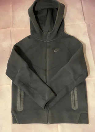Veste Nike Tech Fleece Noir - 12-13 ans - Authentique, brand: Nike, condition: Very good, size: L, €30.00, €32.20 includes Buyer Protection