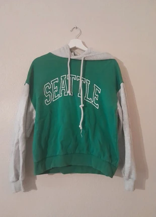 Sudadera verde con capucha, marque: Pull & Bear, état: Bon état, taille: XS / 34 / 6, 4,00 €, 4,90 € Protection acheteurs incluse