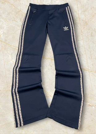 Jogging Adidas Taille S Bleu Marine Trackpant, marque: adidas, état: Très bon état, taille: S / 36 / 8, 29,99 €, 32,19 € Protection acheteurs (Pro) incluse
