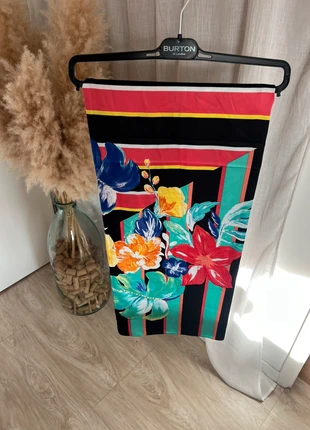 Écharpe florale avec barres colorées merci de bien lire l’annonce, marque: Inconnu, état: Très bon état, 4,00 €, 4,90 € Protection acheteurs incluse