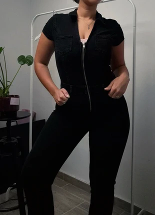 Combinaison Bershka noire denim, marque: Bershka, état: Neuf sans étiquette, taille: M / 38 / 10, 15,00 €, 16,45 € Protection acheteurs incluse