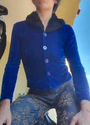 Vintage velvet blouse with puffy neck, brand: Vintage Dressing, condizioni: Nuovo senza cartellino, taglia: M / IT 42 / EU 38, €16.00, €17.50 include la Protezione acquisti