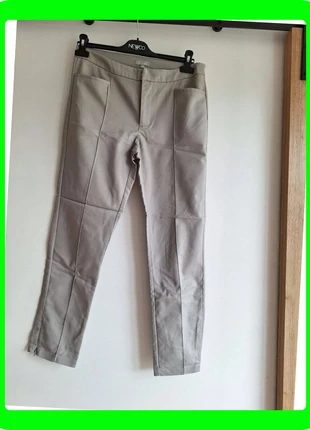 33. Pantalon droit gris clair b.n.k, taille 40, marque: BnK, état: Très bon état, taille: L / 40 / 12, 5,00 €, 5,95 € Protection acheteurs (Pro) incluse