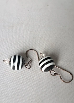 Zilveren en plastic kralen oorbellen zilver gemerkt, merk: ZILVER, staat: Goed, € 6,25, € 7,26 inclusief Kopersbescherming