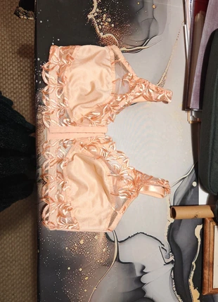 Soutien gorge, marque: b, état: Très bon état, taille: 110D, 5,00 €, 5,95 € Protection acheteurs incluse