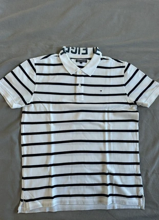 Tommy Hilfiger polo | maat 176, merk: Tommy Hilfiger, staat: Goed, maat: 16 jaar / 176 cm, € 3,00, € 3,85 inclusief Kopersbescherming