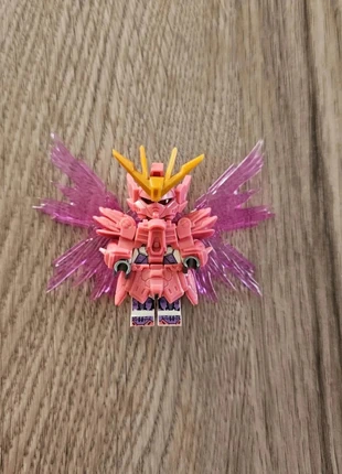 Minifigurine Mecha / Robot ailé rose (compatible Lego), zustand: Sehr gut, größe: Einheitsgröße, 3,90 €, 4,80 € beinhaltet Vinted-Käuferschutz Pro