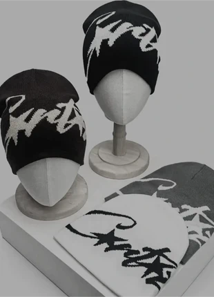 "Beanies Cort5z", marca: Casual, estado: Nuevo sin etiquetas, tamaño: Talla única, 12,00 €, 13,30 € Protección al comprador incluida